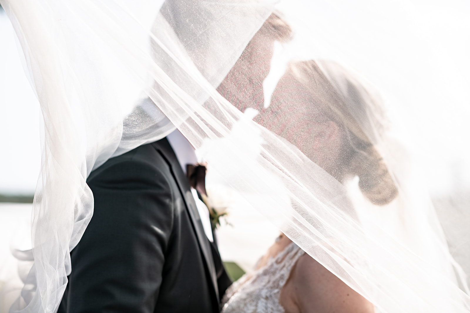 Champagne i glasset til bryllup - fotograferet af bryllupsfotograf Loveknots