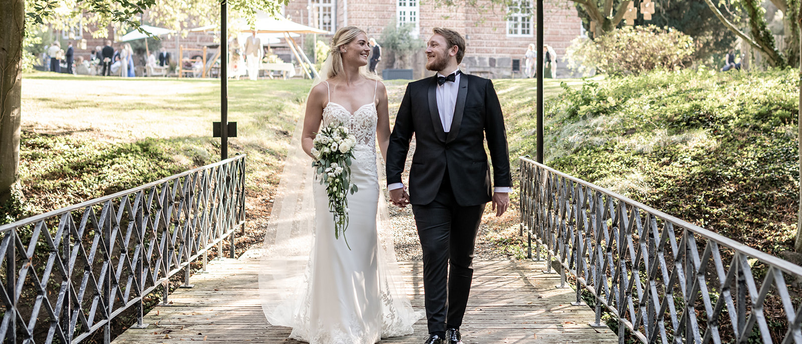 Bryllup på Holckenhavn Slot på Fyn - Bryllupdbilleder - bryllupsfotograf Loveknots